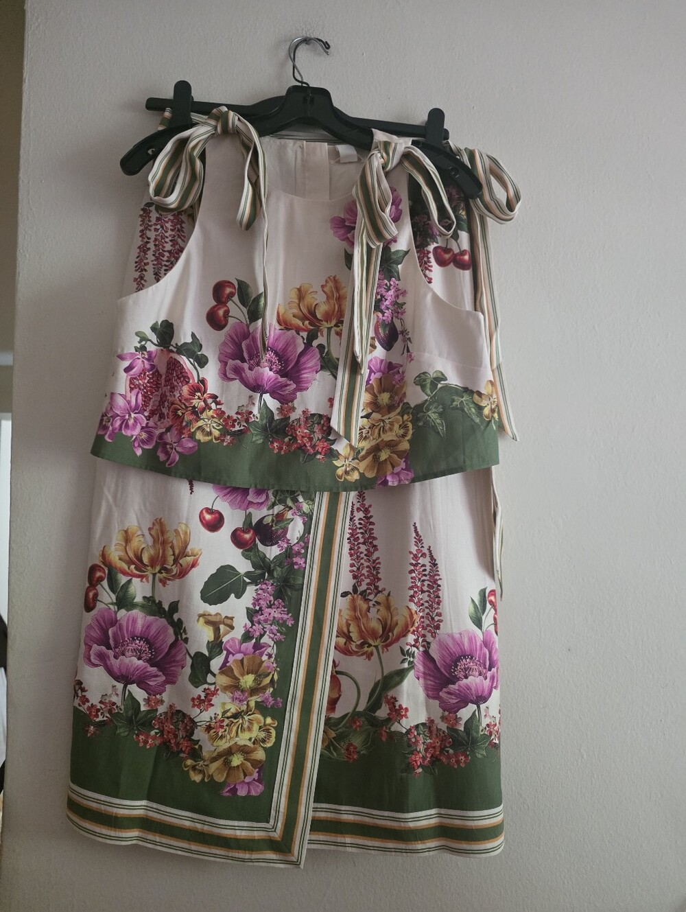H&M Tie-strap Floral Cropped Top Green_floral Bnwt - Picture 8 of 10